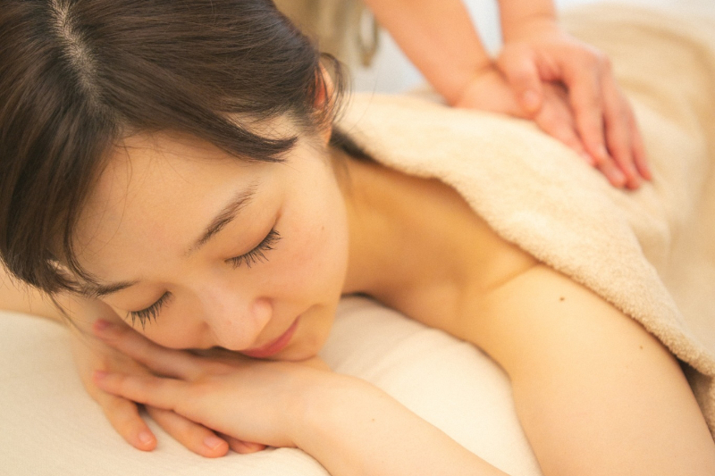 肩こり・首の疲れをゆるめる上半身ケア